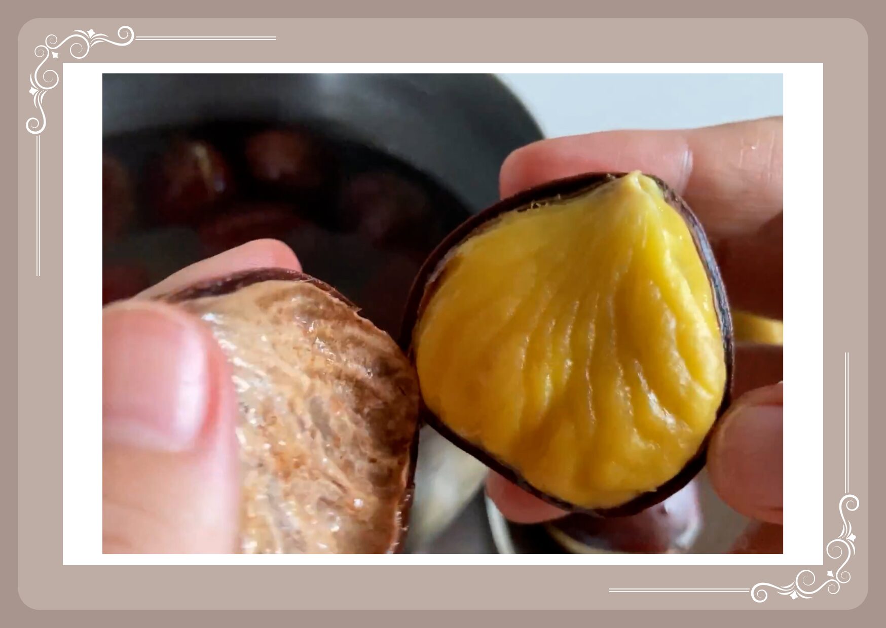 ぽろたんの皮をむく