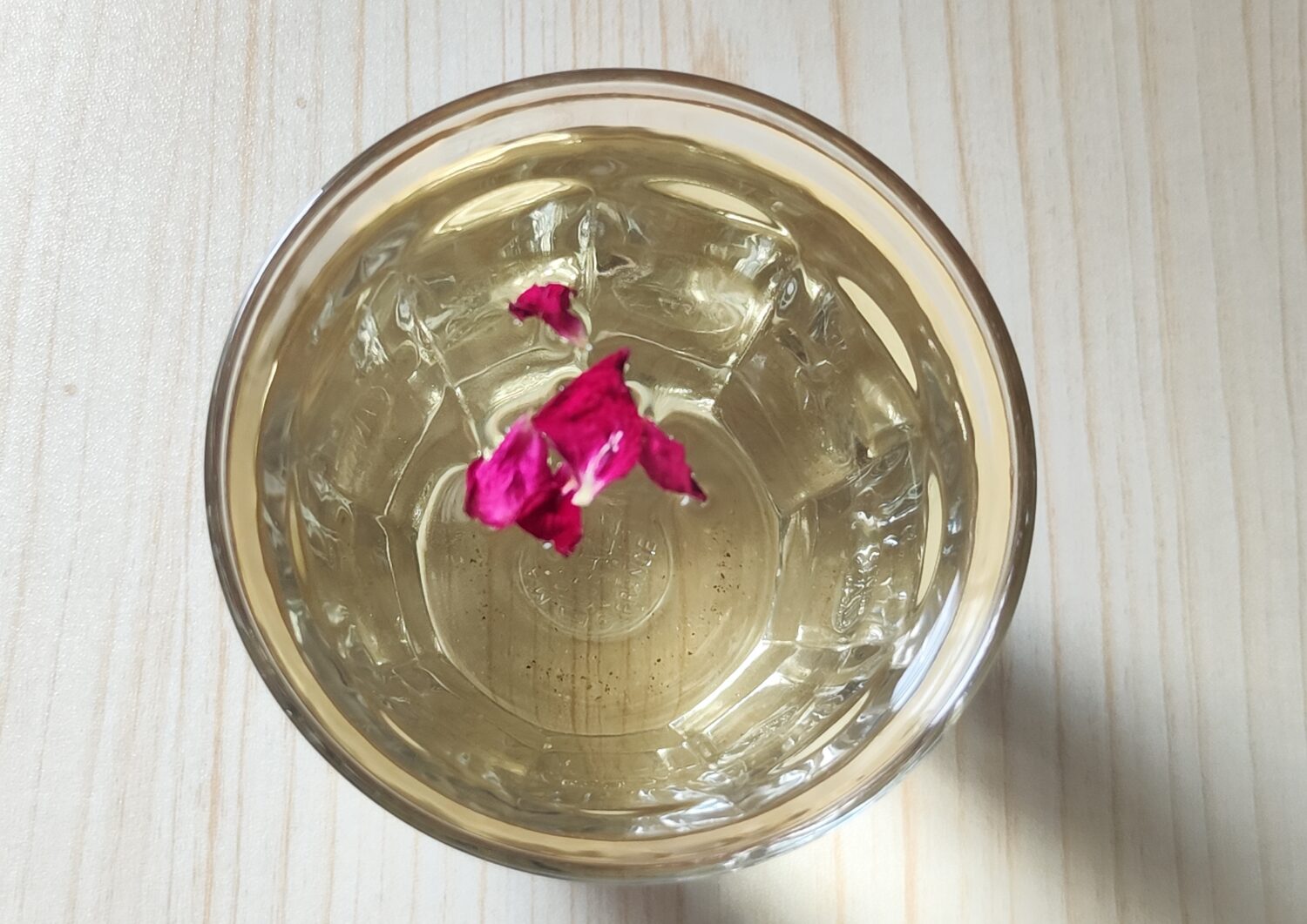 あとからローズの花びらだけ浮かべても